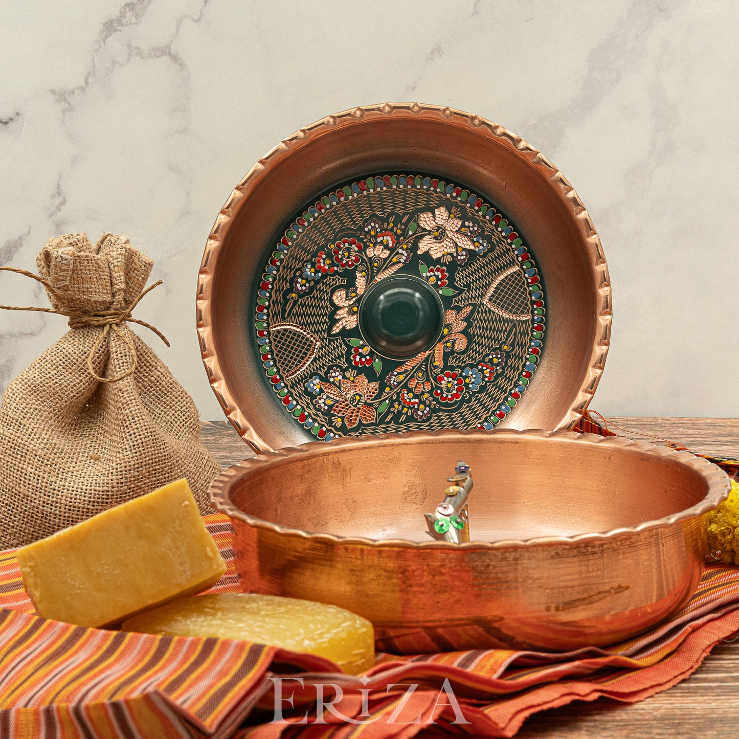 Yeşil El İşlemeli Balık Figürlü Bakır Hamam Tası