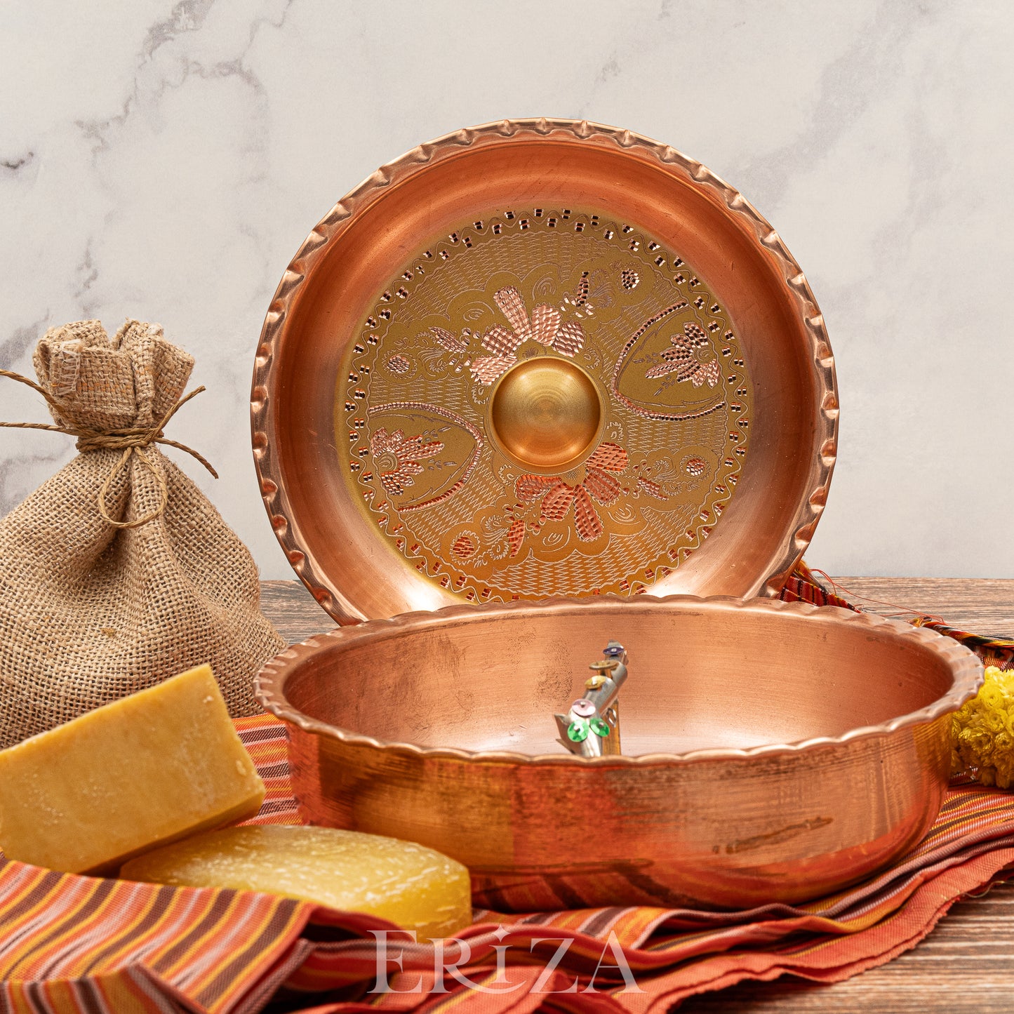 Gold El İşlemeli Balık Figürlü Bakır Hamam Tası