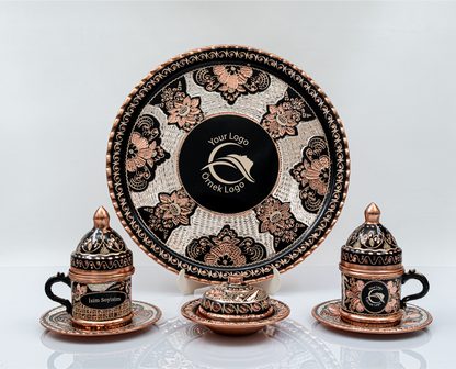 Kişiselleştirilebilir  Geleneksel İşleme Bakır Kahve Takımı İsim ve Tepsi Ortasına Logo İşlemeli Beyaz Renk