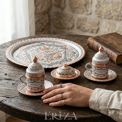 Kişiselleştirilebilir Bakır Kahve Takımı Geometrik Desen Geleneksel İşlemeli Tepsi Beyaz Renk