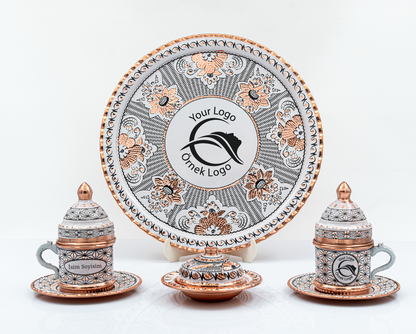 Kişiselleştirilebilir Bakır Kahve Takımı Geometrik Desen Ortası Logolu Tepsi Gold Renk