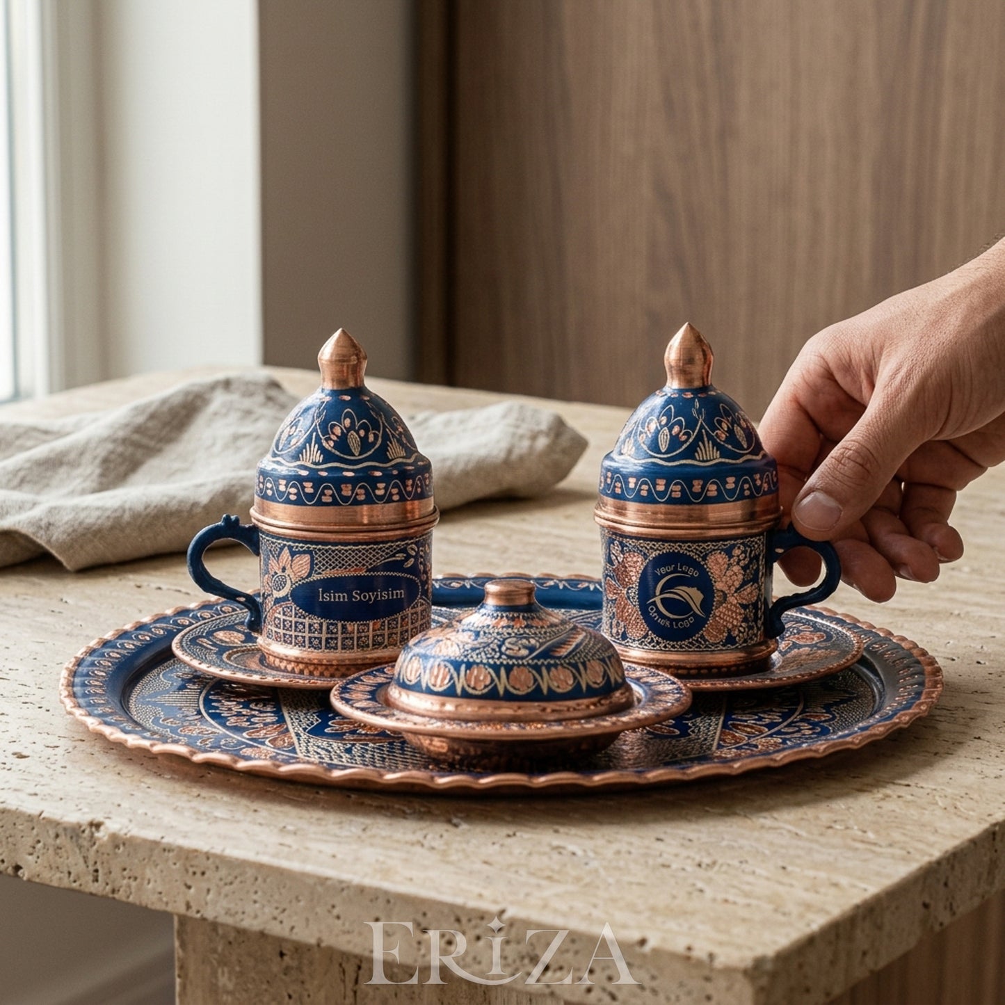 Kişiselleştirilebilir  Geleneksel İşleme Bakır Kahve Takımı İsim ve Tepsi Ortasına Logo İşlemeli Mavi Renk