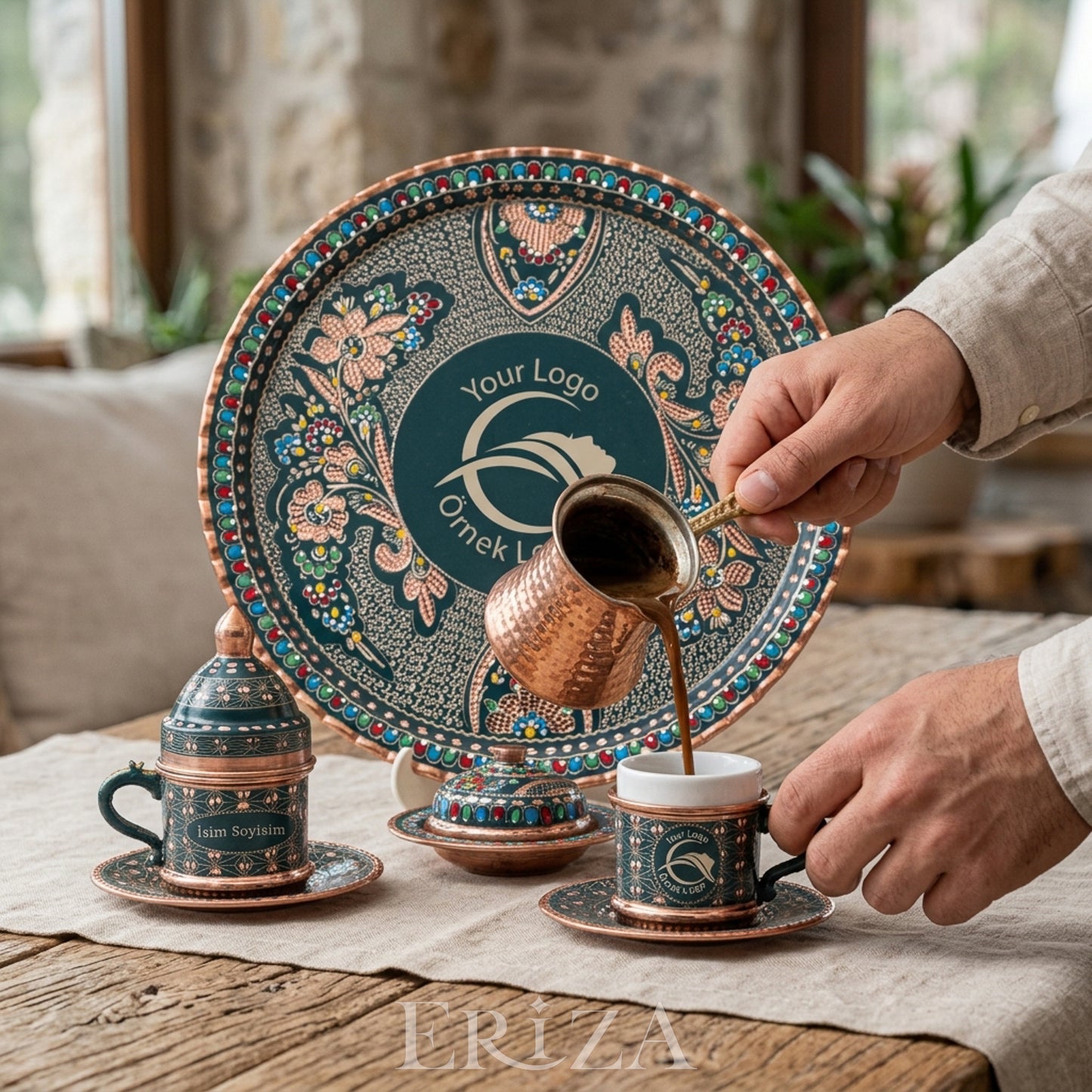 Kişiselleştirilebilir Bakır Kahve Takımı Geometrik Desen Ortası Logolu Tepsi Yeşil Renk