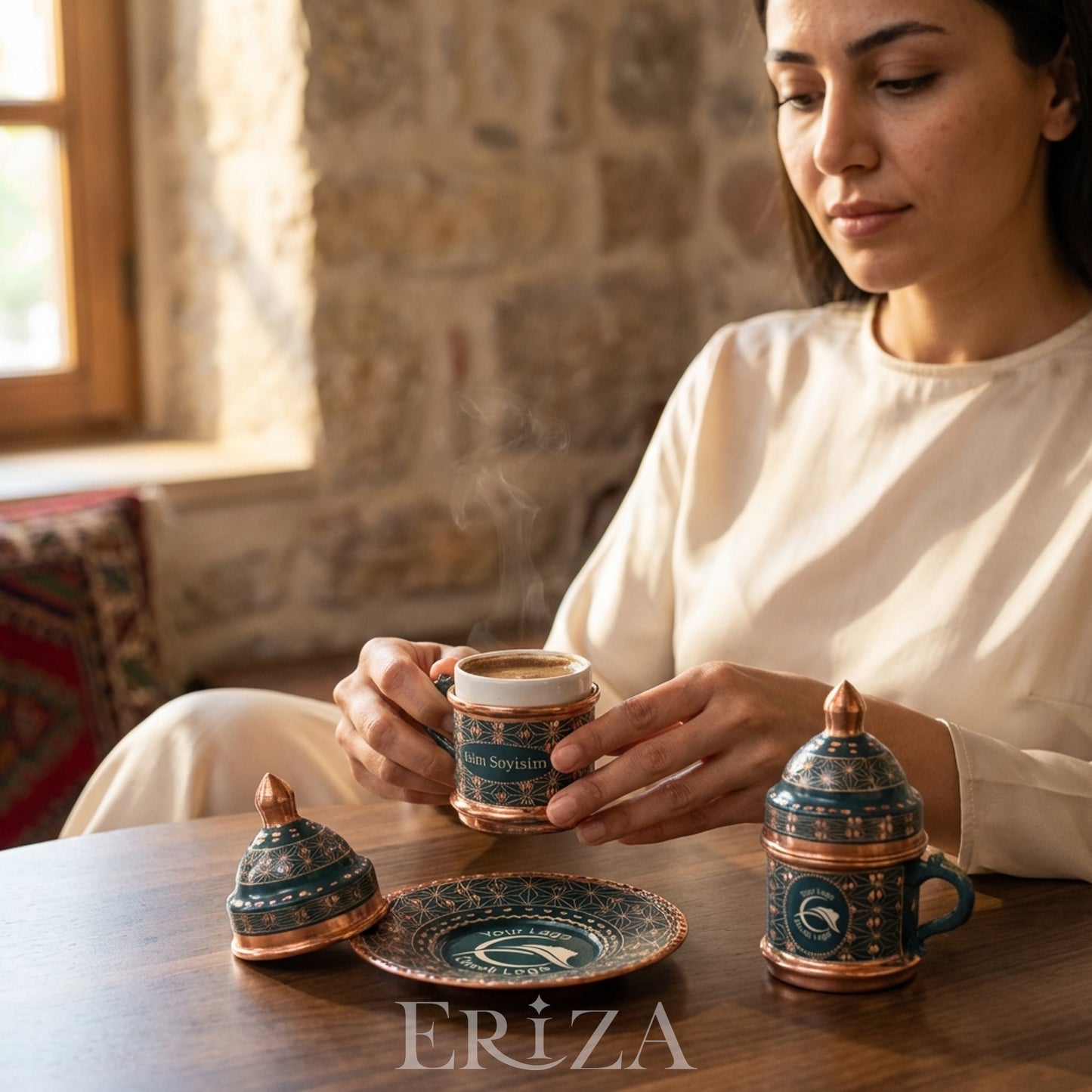 Kişiselleştirilebilir Geometrik Desen Bakır Kahve Fincanı İsim ve Logo İşlemeli Yeşil Renk