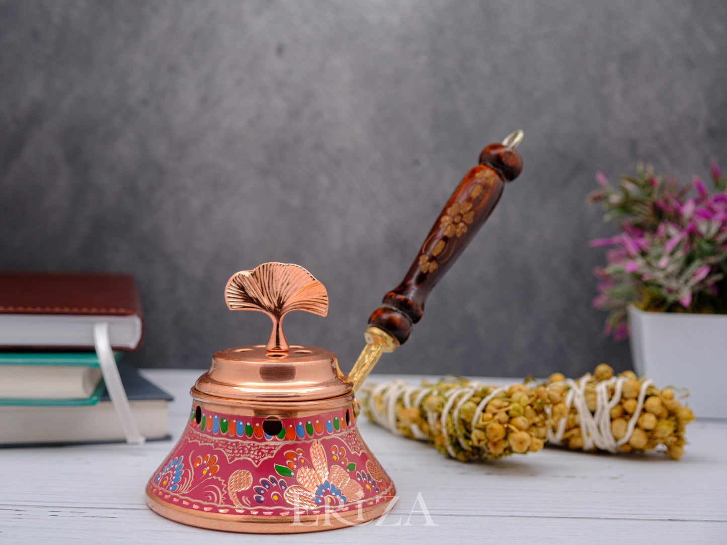 Bakır Tütsülük, Lila