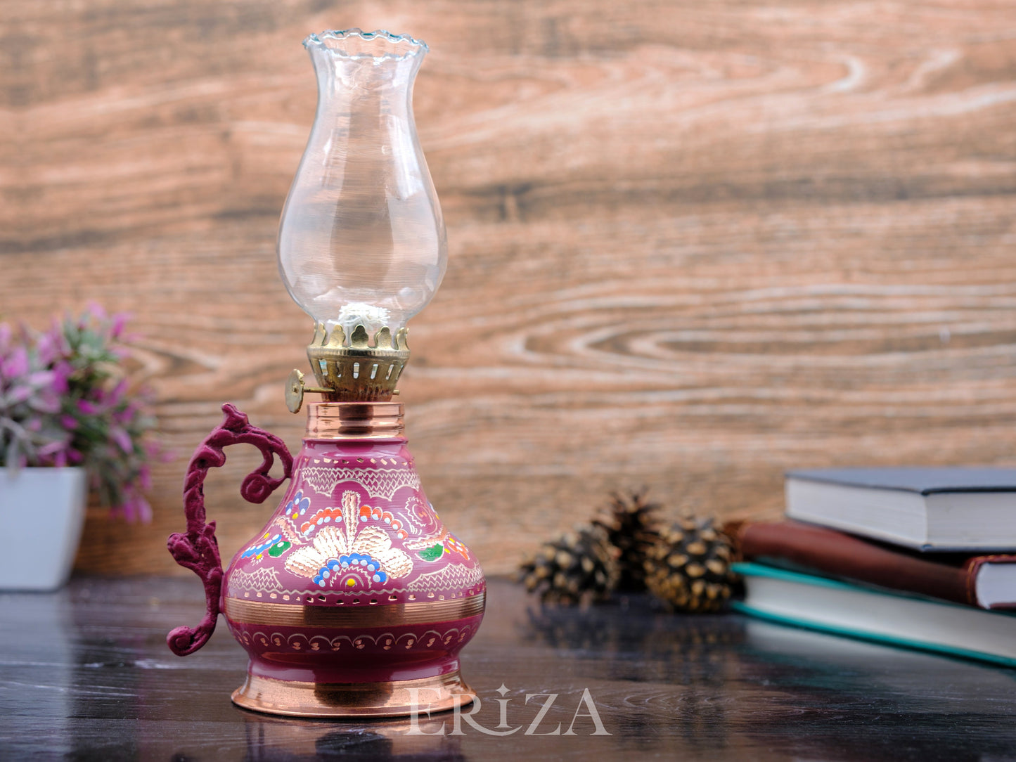 Bakır Gaz Lambası, Lila