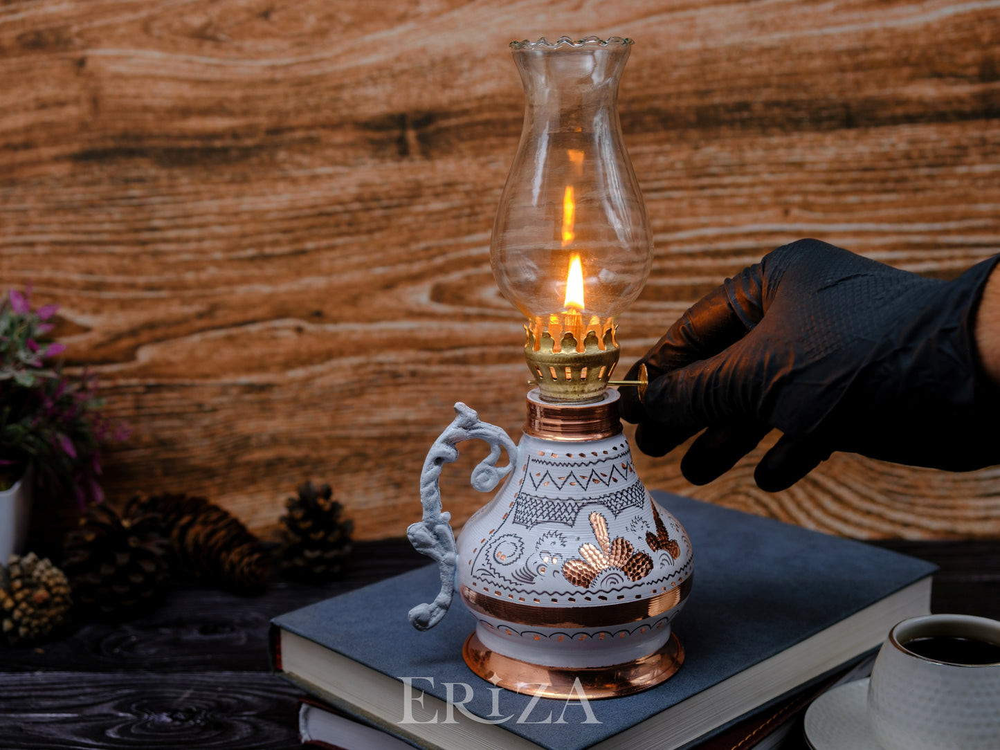 Bakır Gaz Lambası, Beyaz
