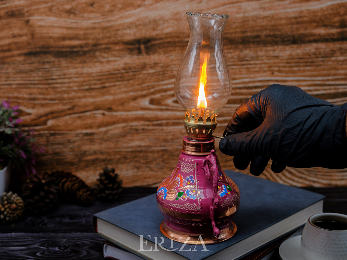 Bakır Gaz Lambası, Lila